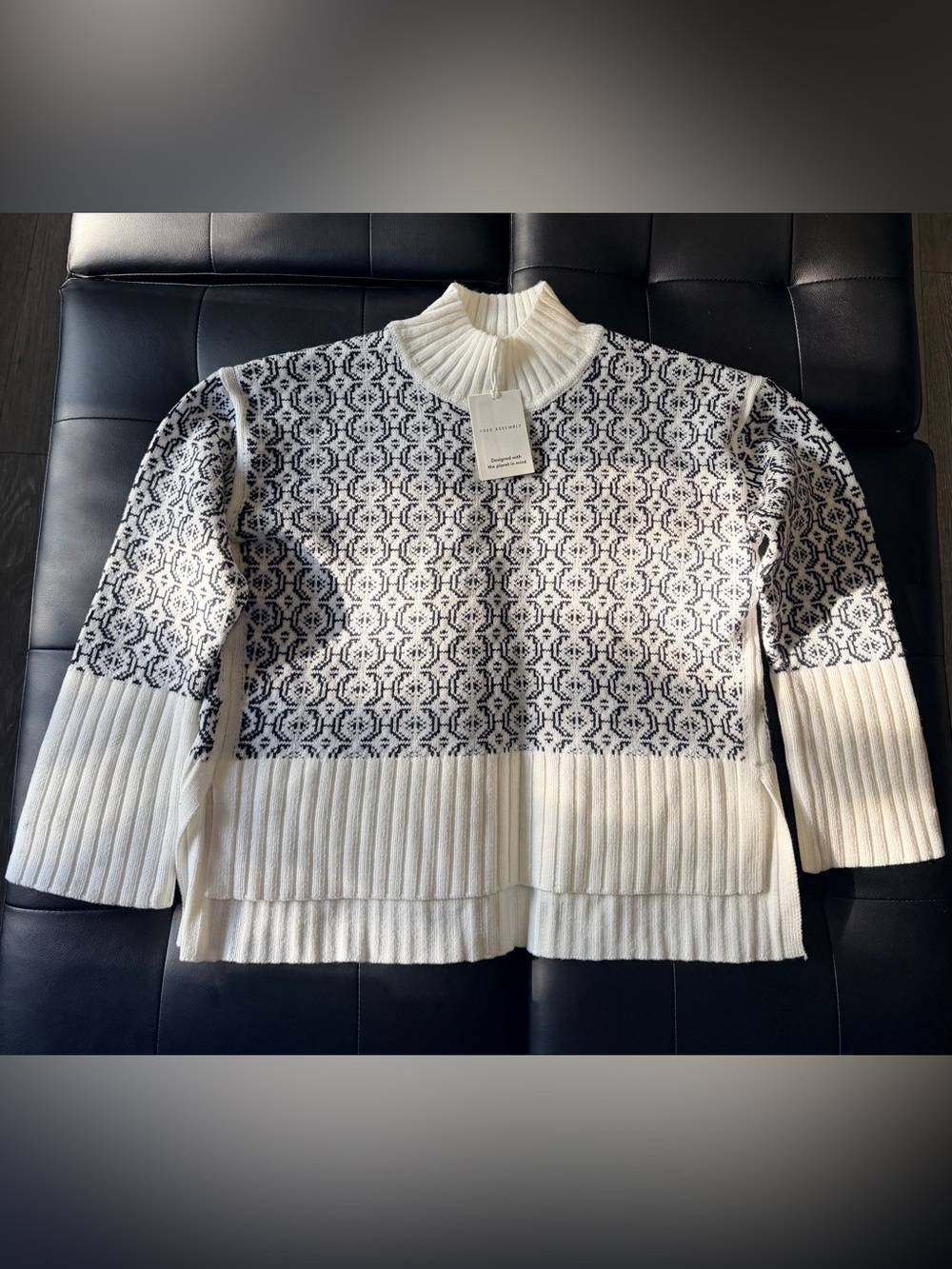 Free Assembly Women’s Mock Neck Sweater Tall Cuffs Geo Jacquard Cream Size M